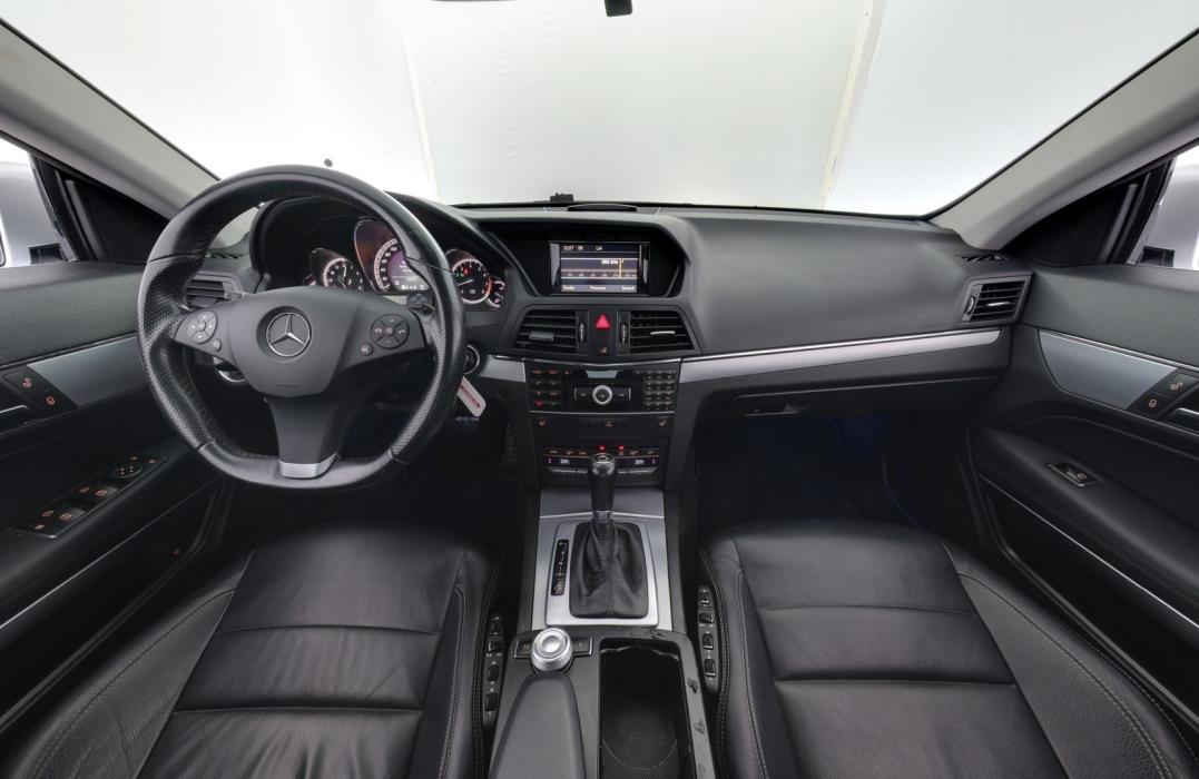 MERCEDES-BENZ E 2011