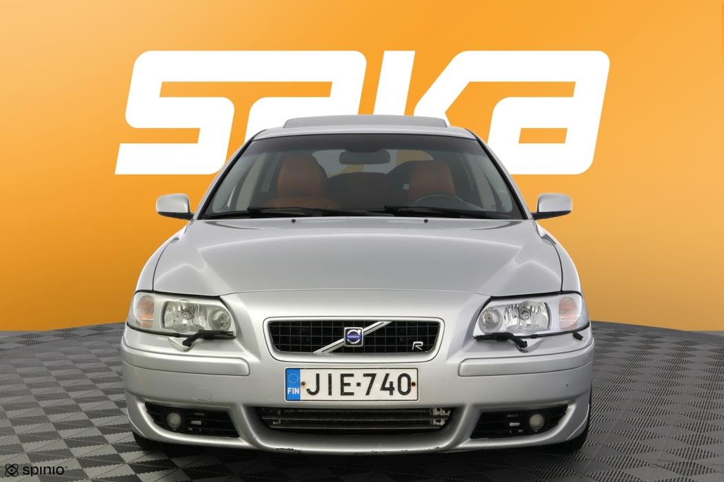 VOLVO V70 2004