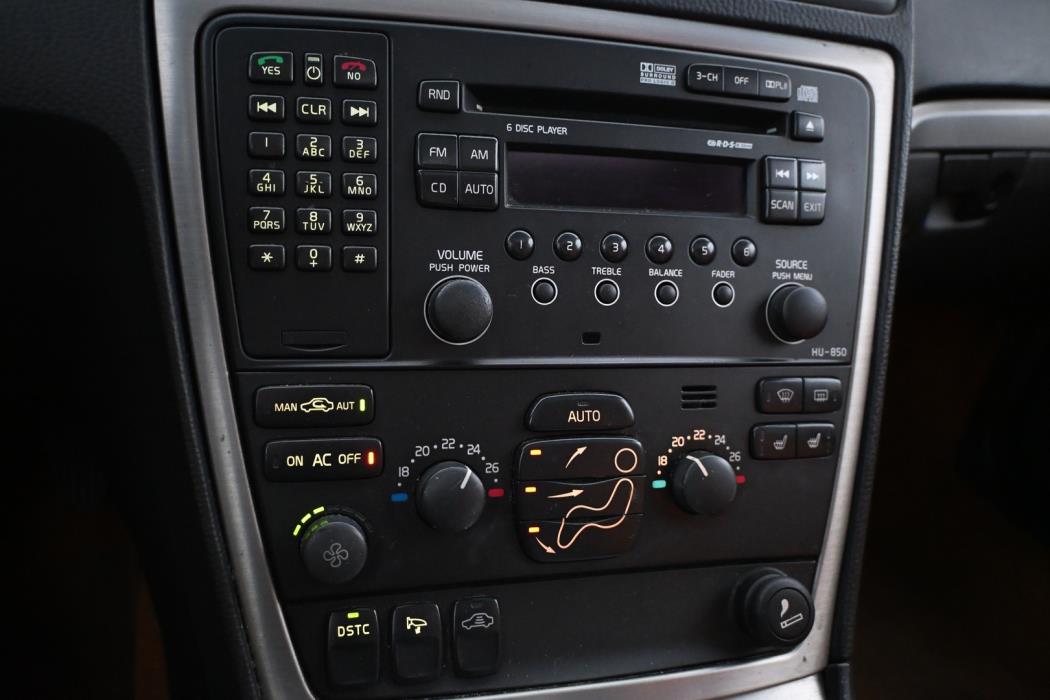 VOLVO V70 2004