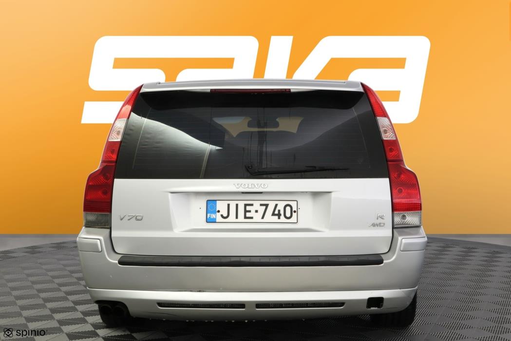 VOLVO V70 2004