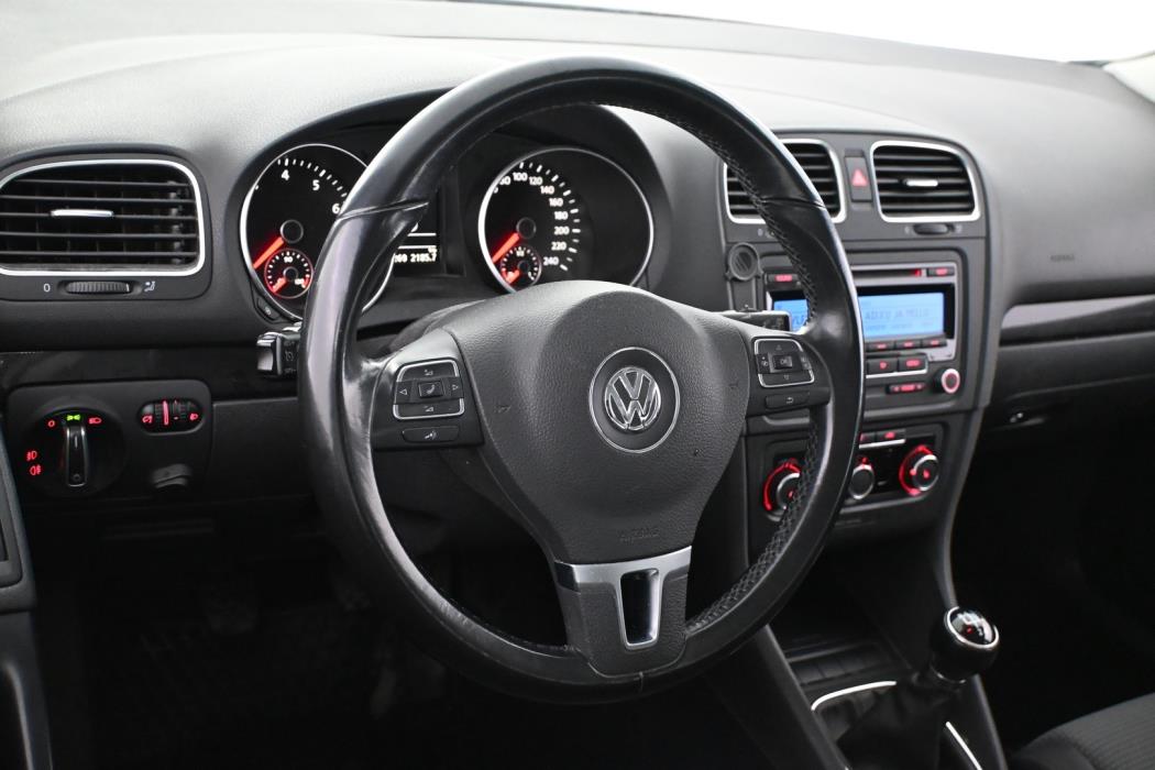 VOLKSWAGEN Golf 2011