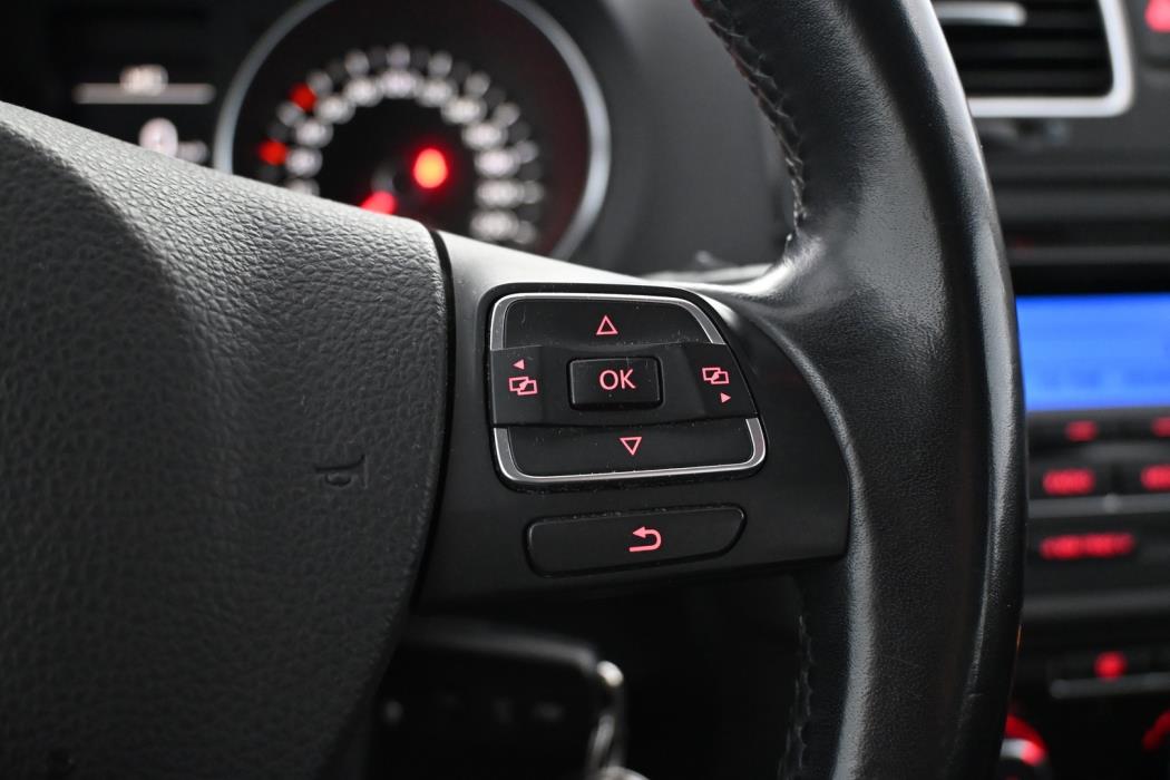 VOLKSWAGEN Golf 2011