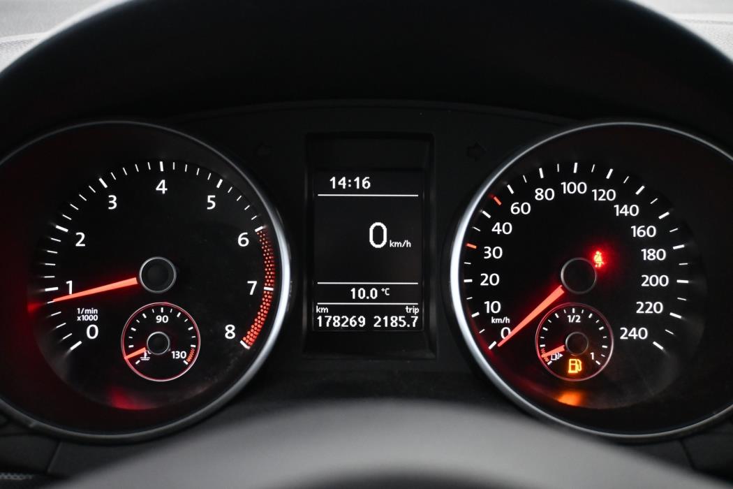 VOLKSWAGEN Golf 2011