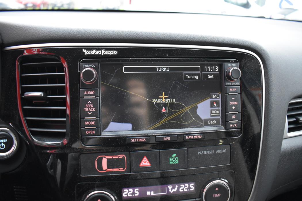 MITSUBISHI Outlander PHEV 2014