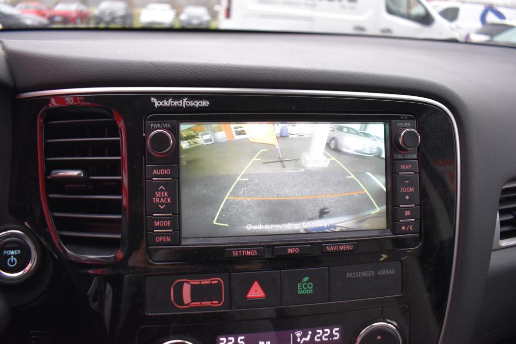 MITSUBISHI Outlander PHEV 2014