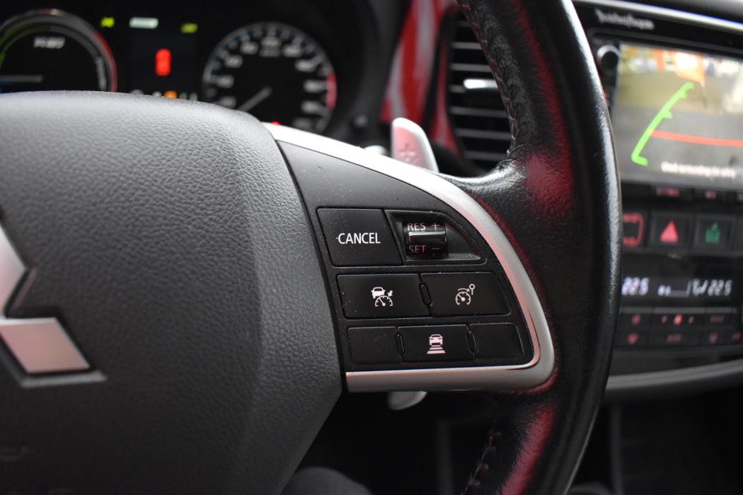 MITSUBISHI Outlander PHEV 2014