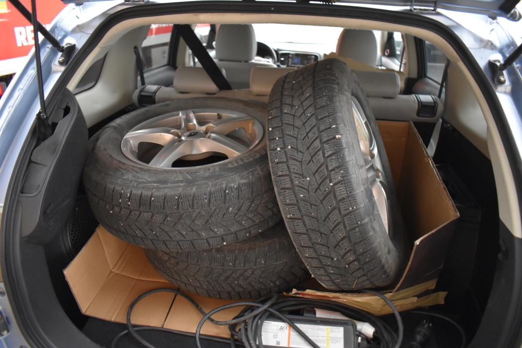 MITSUBISHI Outlander PHEV 2014