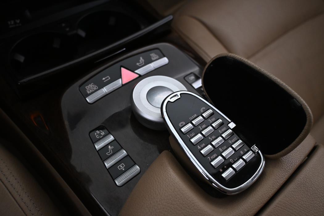 MERCEDES-BENZ S 2010