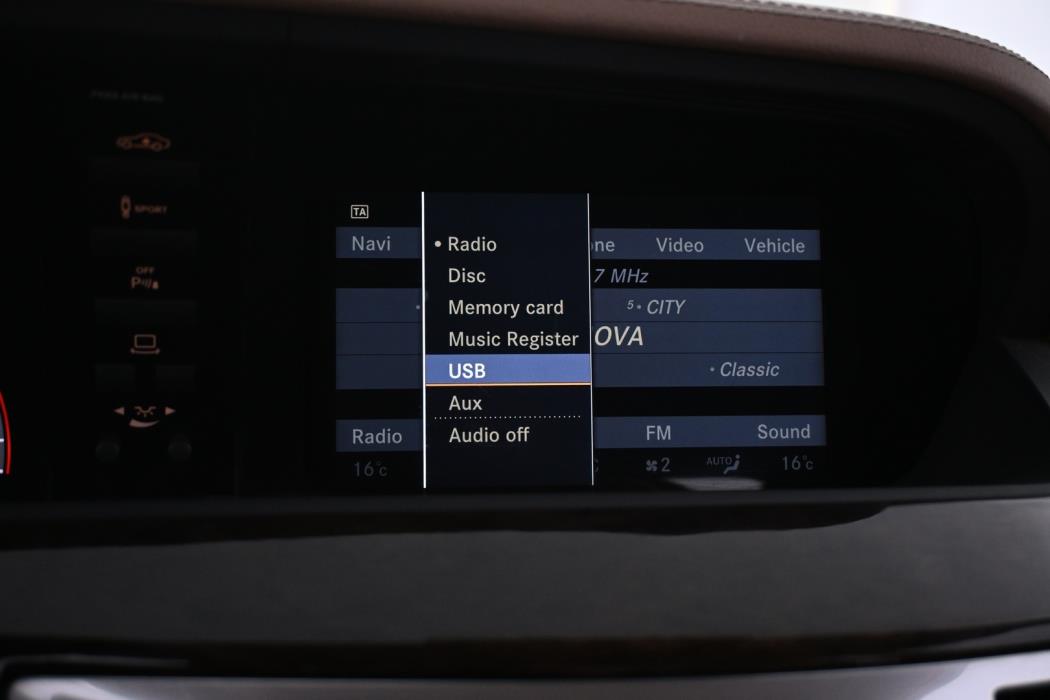 MERCEDES-BENZ S 2010