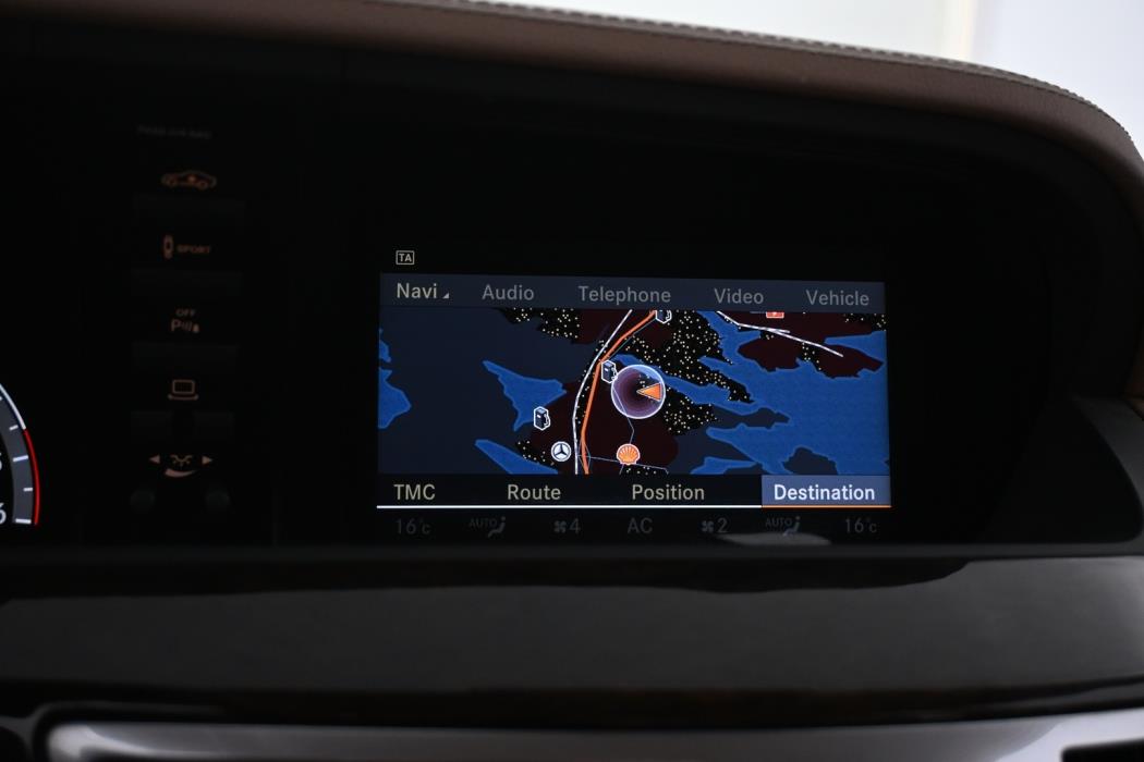 MERCEDES-BENZ S 2010