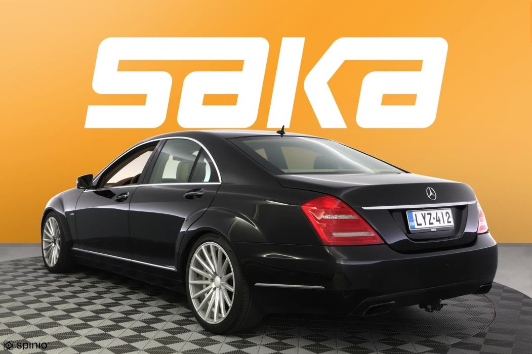 MERCEDES-BENZ S 2010