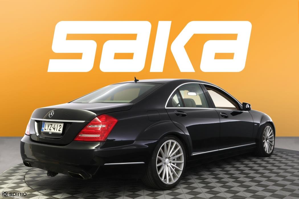 MERCEDES-BENZ S 2010