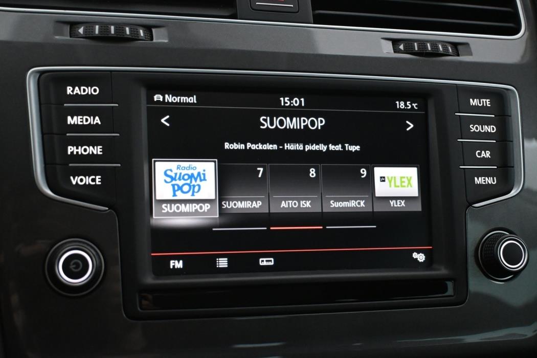 VOLKSWAGEN Golf 2016