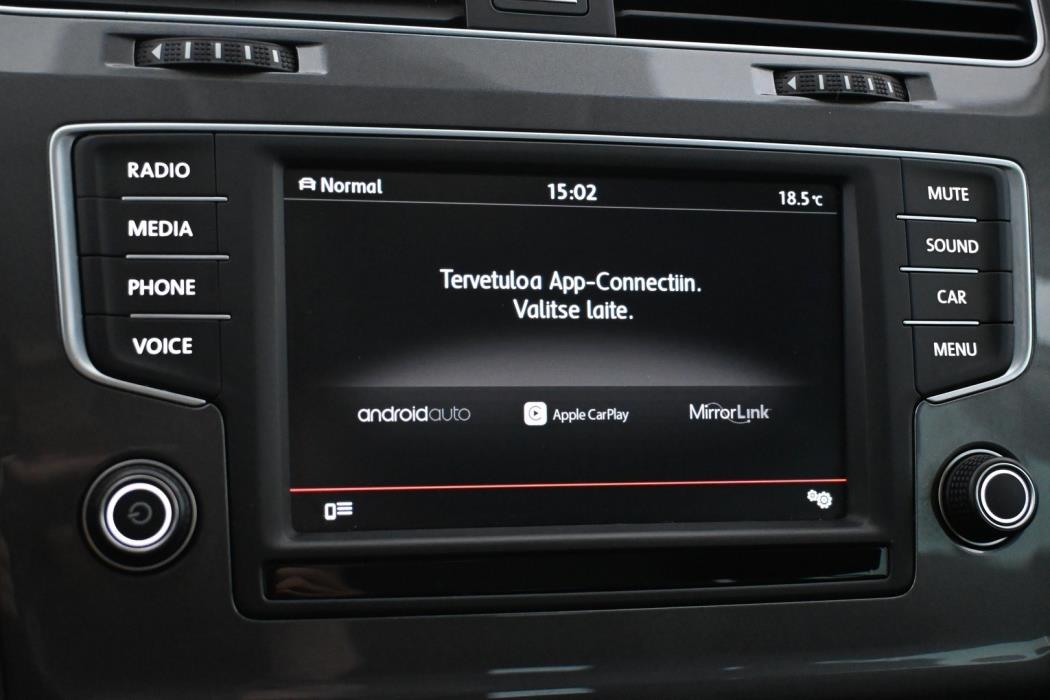 VOLKSWAGEN Golf 2016