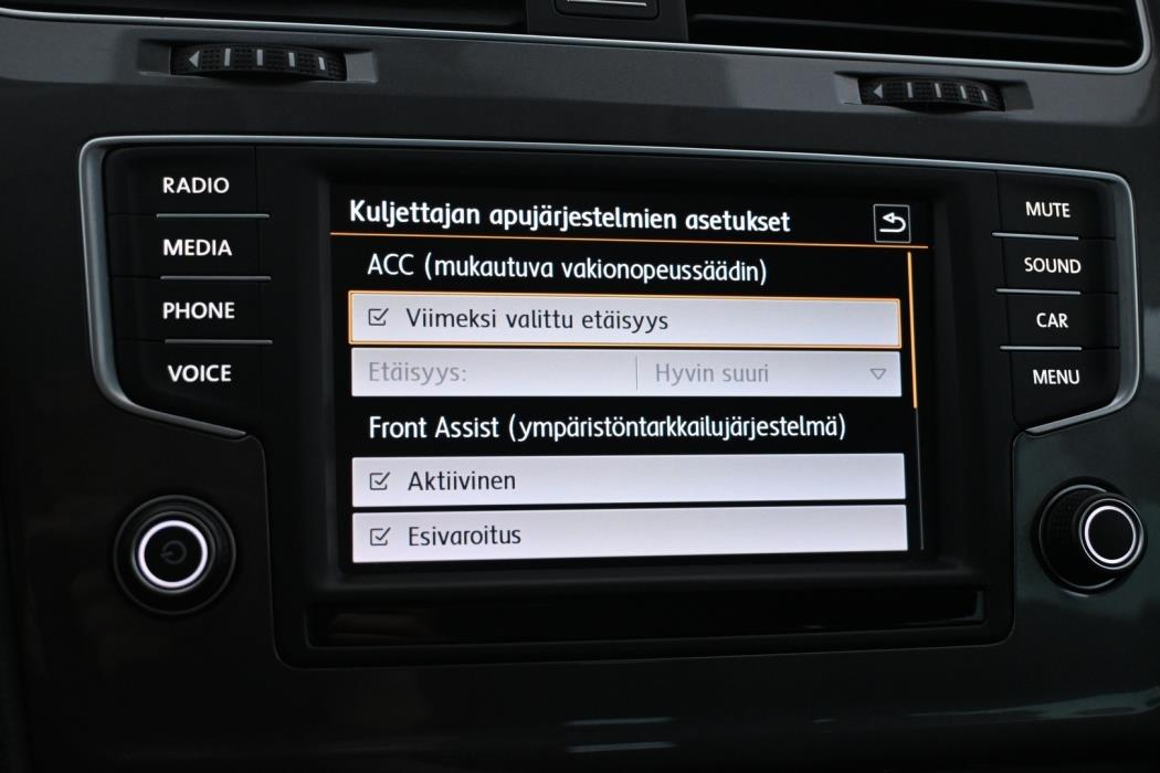 VOLKSWAGEN Golf 2016