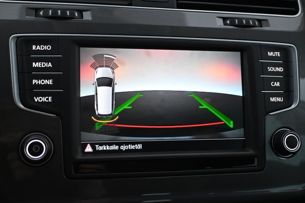 VOLKSWAGEN Golf 2016