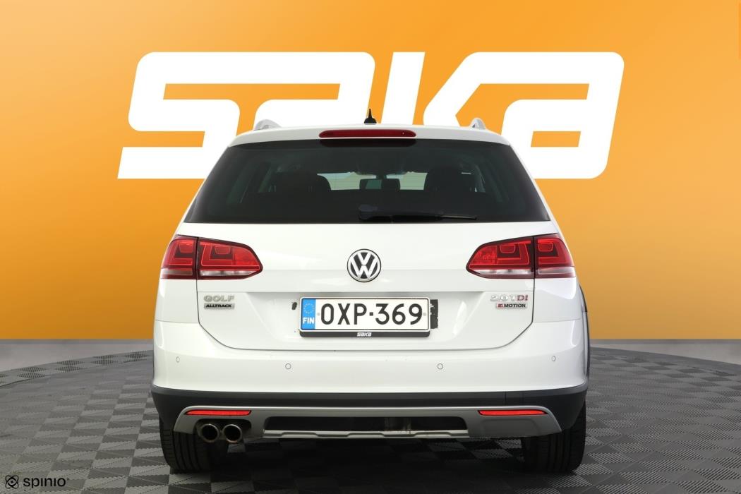 VOLKSWAGEN Golf 2016