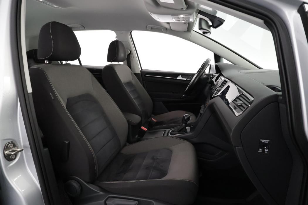VOLKSWAGEN Golf Sportsvan 2015