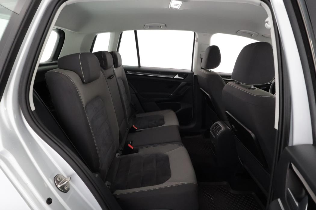 VOLKSWAGEN Golf Sportsvan 2015