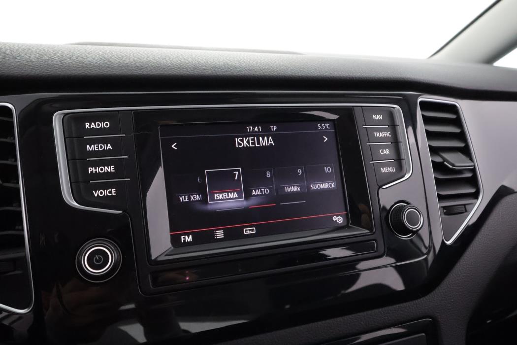 VOLKSWAGEN Golf Sportsvan 2015