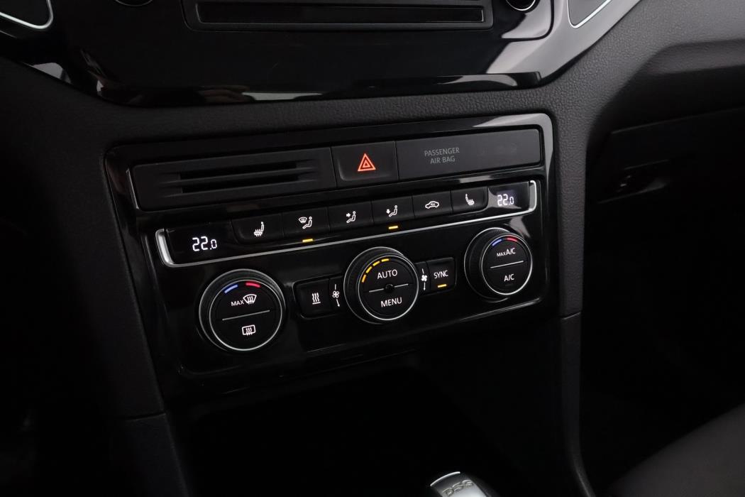 VOLKSWAGEN Golf Sportsvan 2015