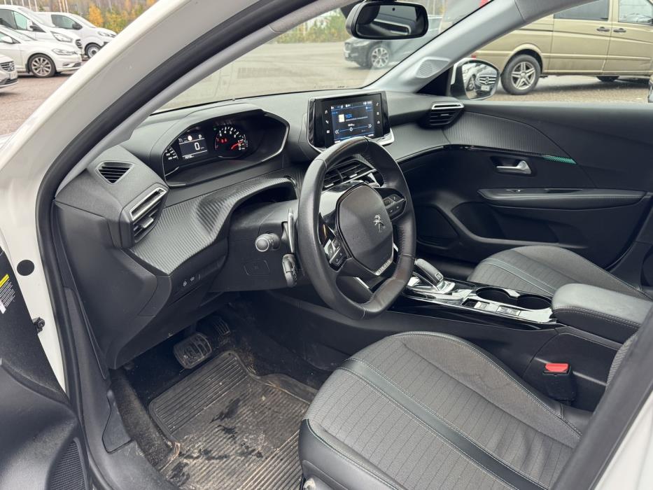 PEUGEOT 208 2021