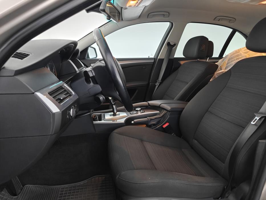 BMW 520 2010