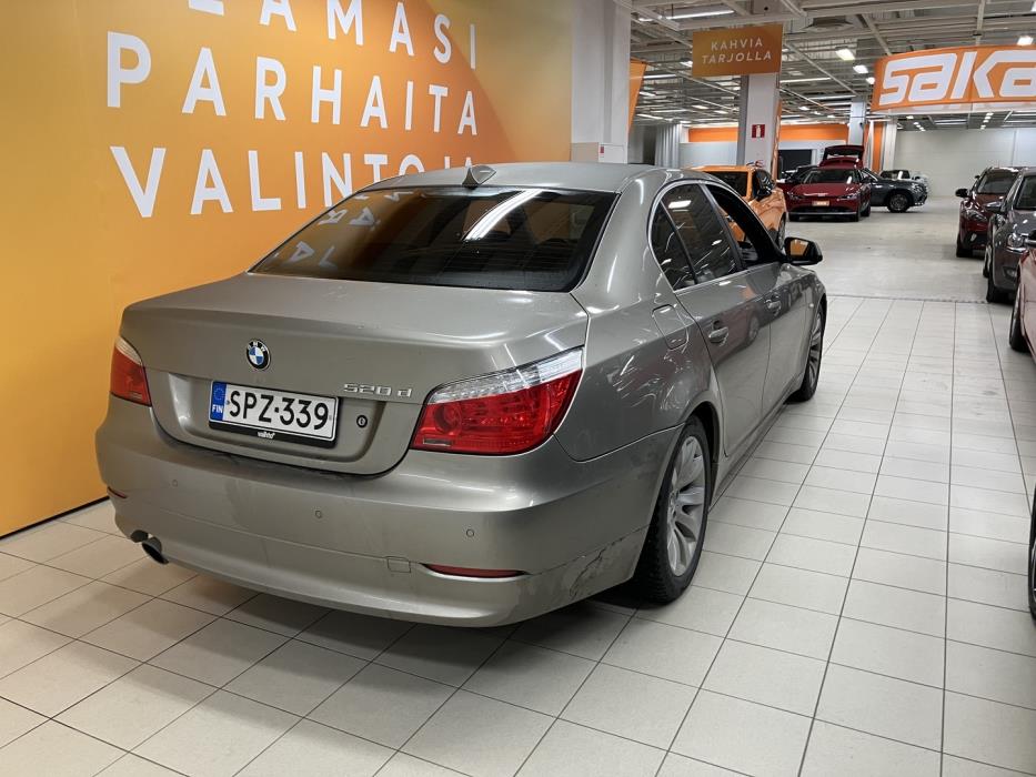 BMW 520 2010