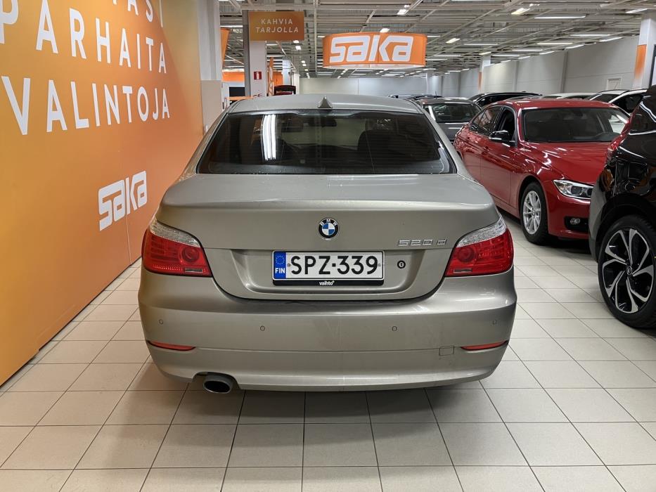 BMW 520 2010
