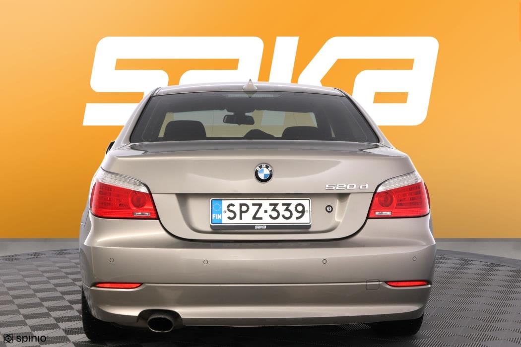 BMW 520 2010