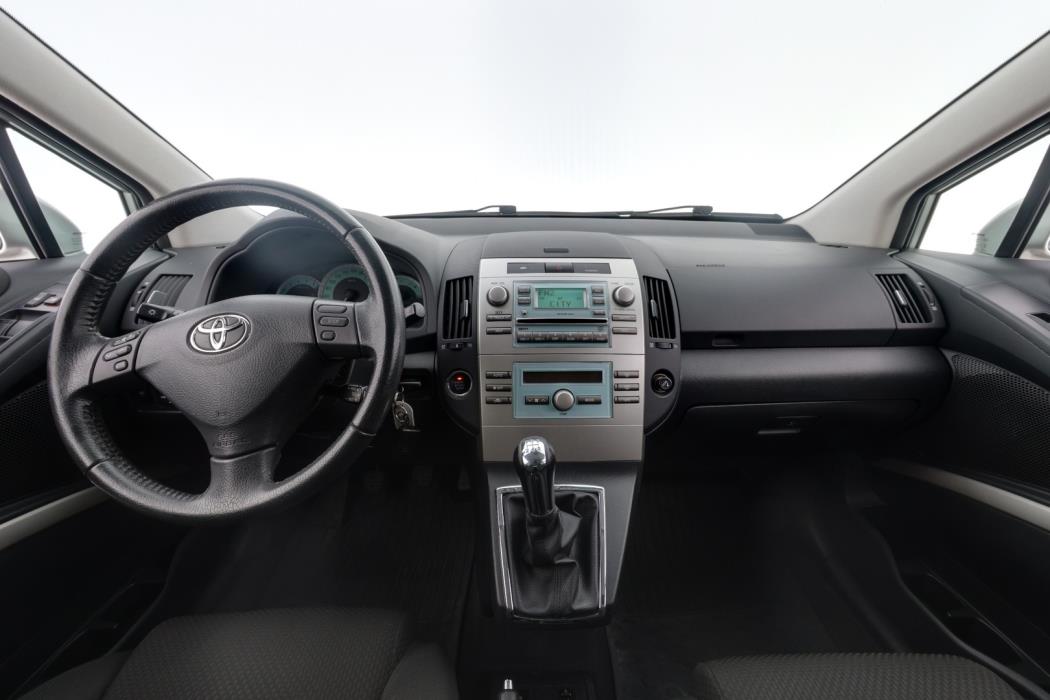 TOYOTA Corolla Verso 2006