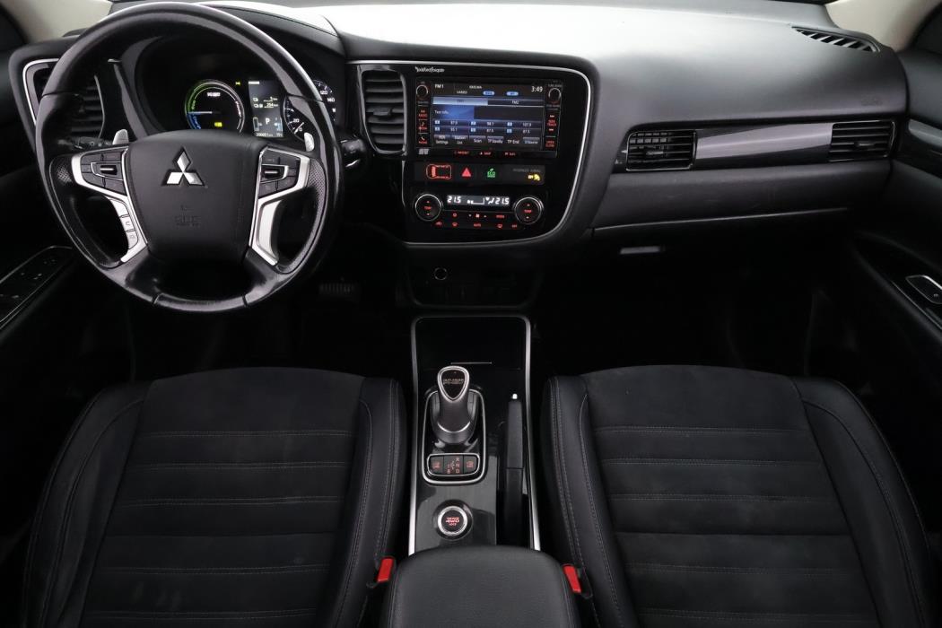 MITSUBISHI OUTLANDER PHEV 2016