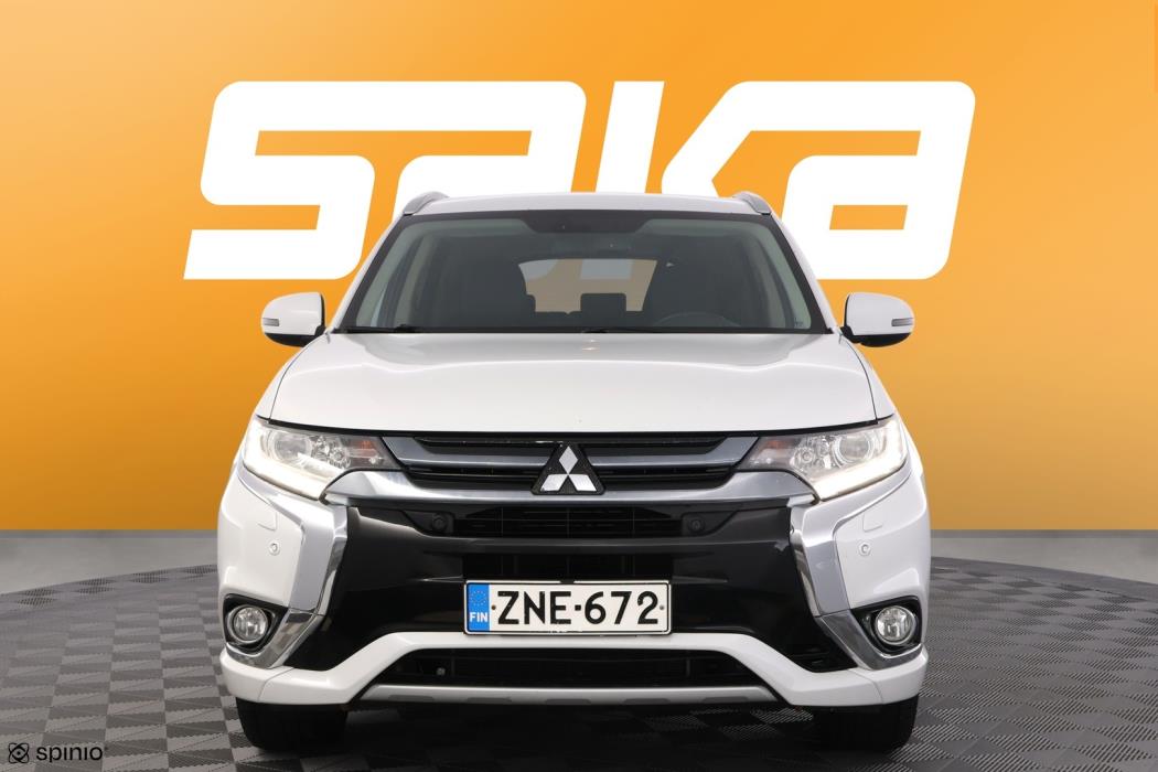 MITSUBISHI OUTLANDER PHEV 2016