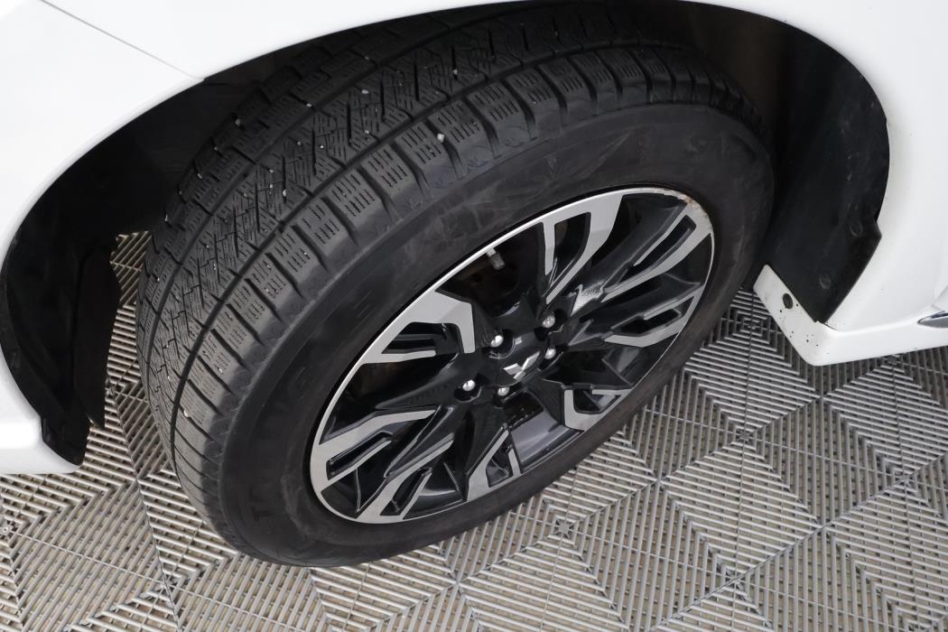 MITSUBISHI OUTLANDER PHEV 2016