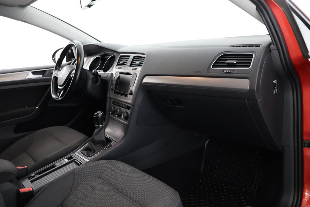 VOLKSWAGEN Golf 2015