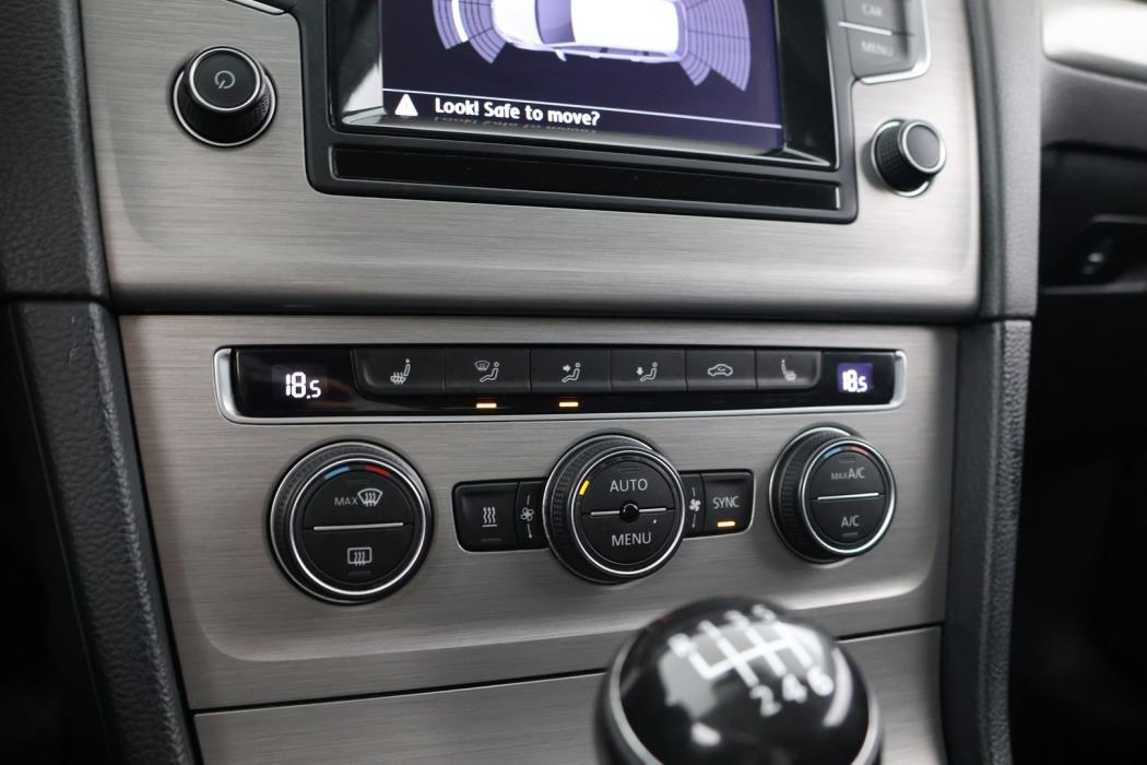 VOLKSWAGEN Golf 2015