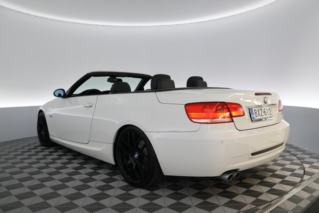 BMW 330 2008