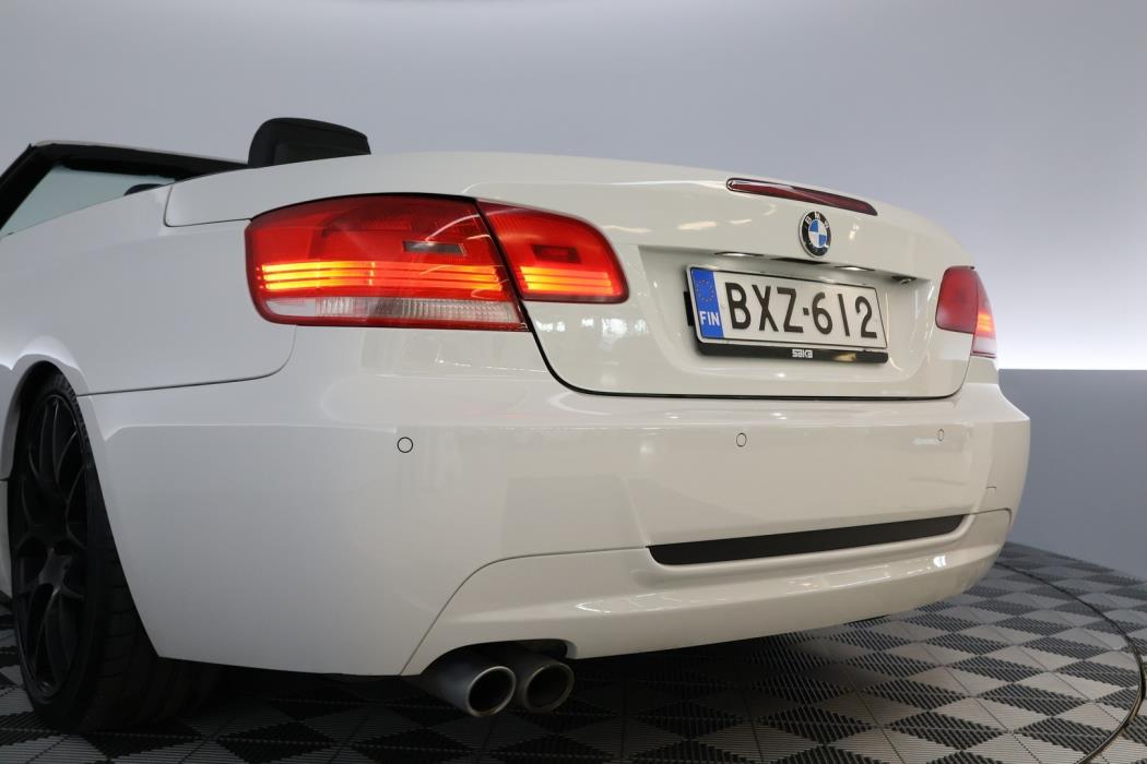 BMW 330 2008