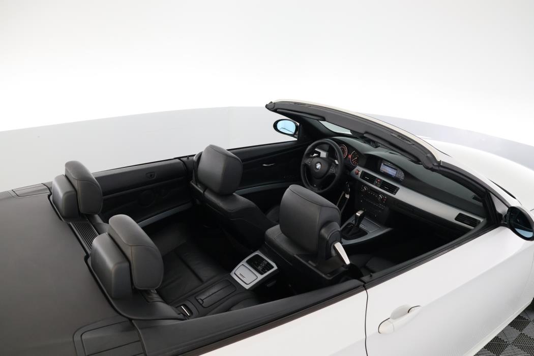 BMW 330 2008