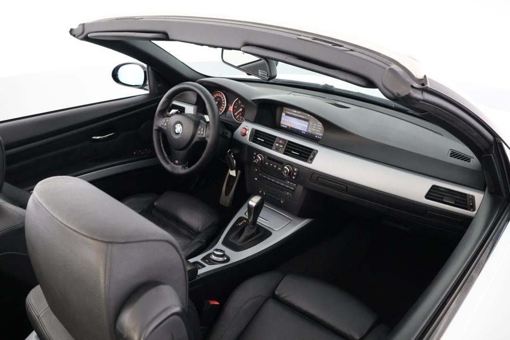 BMW 330 2008