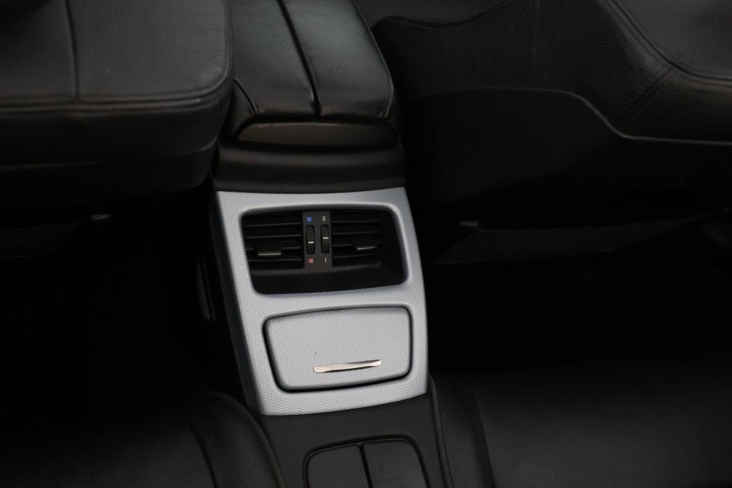 BMW 330 2008