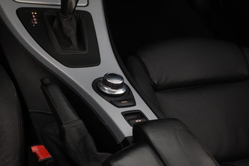 BMW 330 2008