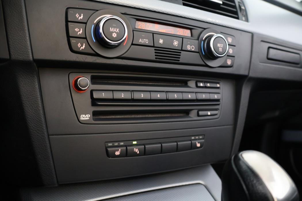BMW 330 2008