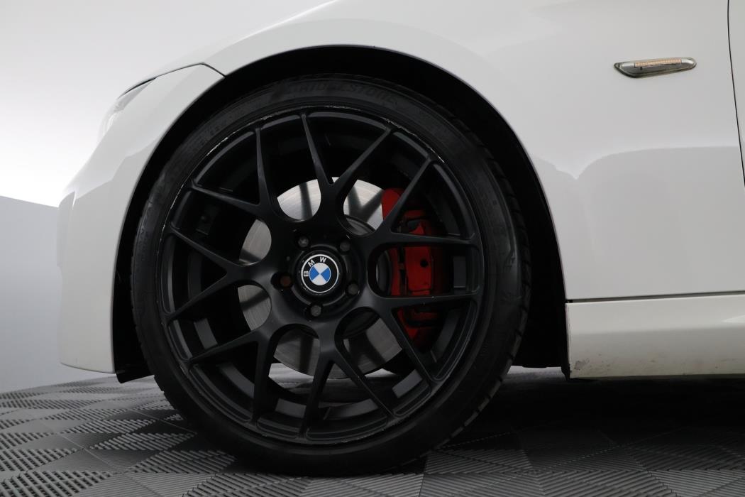 BMW 330 2008