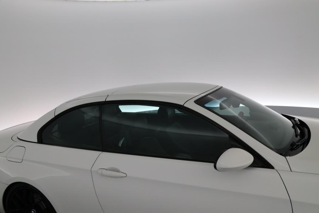 BMW 330 2008