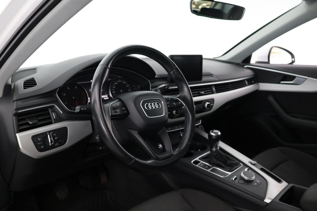 AUDI A4 2016