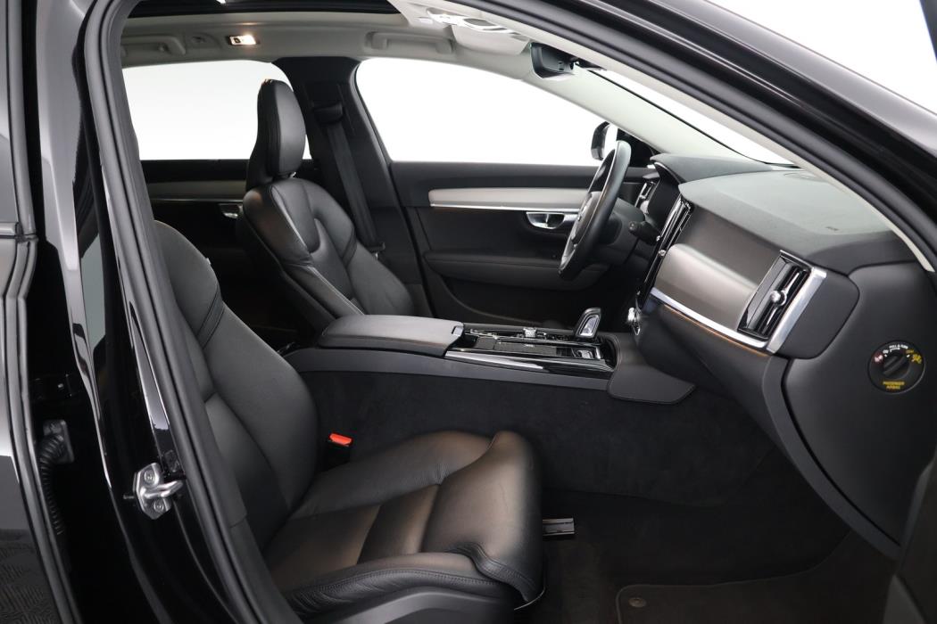 VOLVO V90 2021