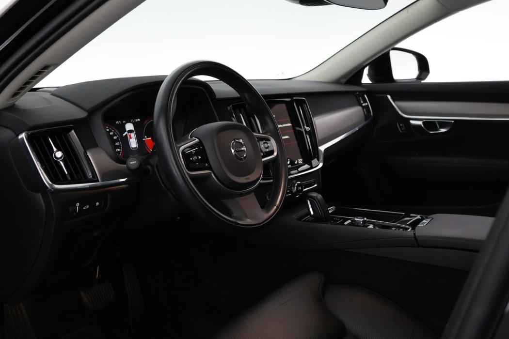 VOLVO V90 2021