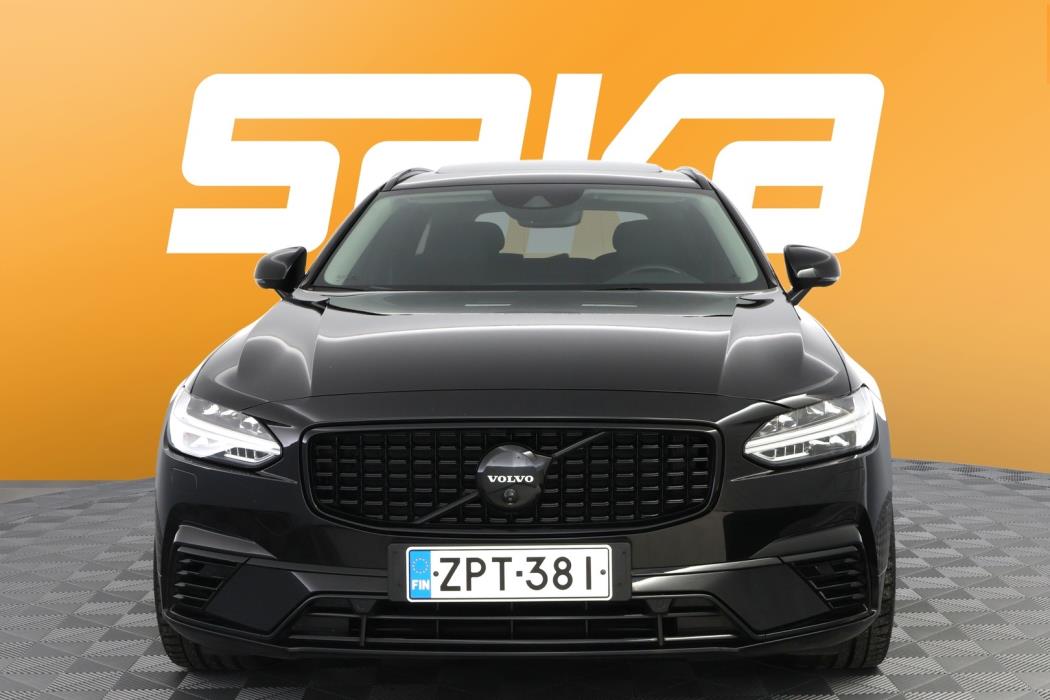 VOLVO V90 2021