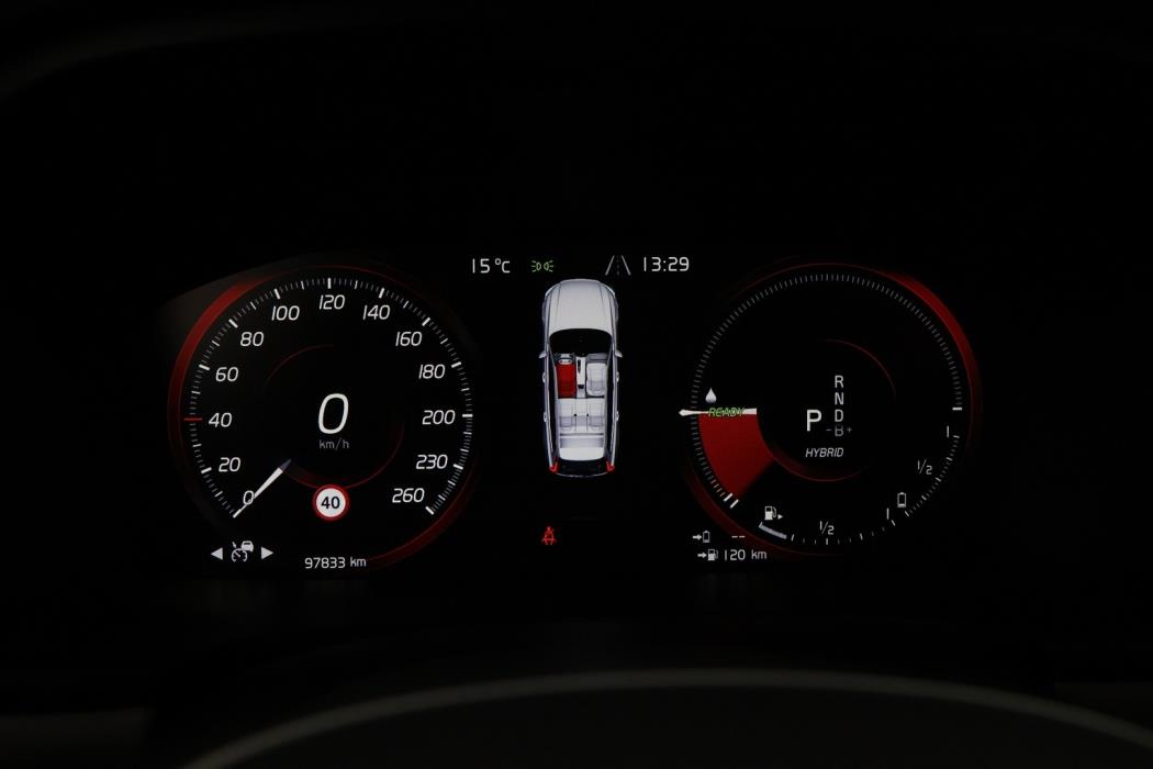 VOLVO V90 2021